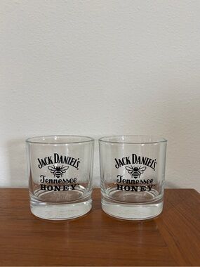 Jack Daniel’s Tennessee Honey set of 2 whiskey glasses